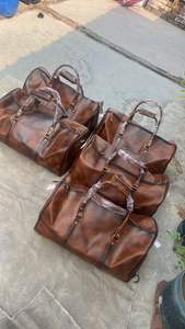 Sac de voyage en cuir de luxe - Sac de week-end avec fermeture éclair, grande capacité, écologique, portable pour l'exercice et les activités de plein air - Product Image 3