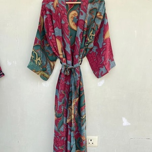 Robe de chambre Kimono Vintage Boho Loungewear de luxe léger en crêpe de soie Robe de chambre en mousseline de soie douce et confortable - Product Image 1