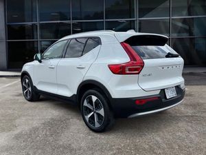 Volvo XC40 B5 Plus Bright Theme Sport Utility 4D d'occasion 2025 - Product Image 2