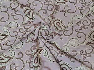 ผ้าเครปสีชมพูอมเทาแบบขายส่ง พร้อมลายปักเพสลีย์และลายเส้นโค้งอย่างประณีต สำหรับงานออกแบบเสื้อผ้าสไตล์ชาติพันธุ์และตะวันตก - Product Image 5