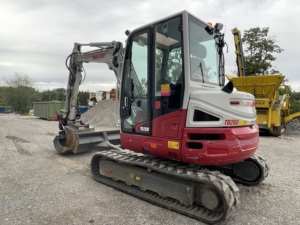 รถขุดขนาดเล็ก Takeuchi TB260 เครื่องยนต์ Kawasaki แบบตีนตะขาบ 42.4 กิโลวัตต์ วาล์ว Hydac มอเตอร์ Kyb PLC-Core เกียร์บ็อกซ์ เกียร์แบริ่ง 6 ตัน ราคาถูก - Product Image 4
