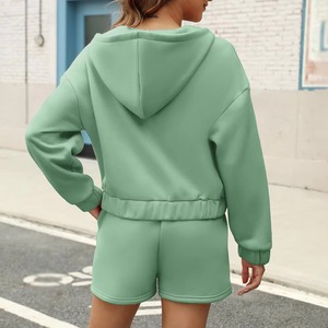 Ensemble sweat-shirt et short pour femme en coton bio 100 %, style streetwear, haute qualité, tissu French Terry, service OEM. - Product Image 4