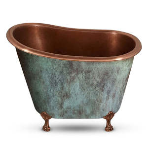 Bañera independiente de cobre antiguo con acabado en patina y patas de gato, diseño tradicional para baño. - Product Image 4