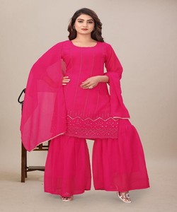 ชุดเสื้อท็อปผ้าจอร์เจตต์ปักลายพร้อมกางเกงชาราร่าและผ้าคลุมไหล่ สำหรับงานเทศกาล  ผ้าฝ้ายทอมือ  ชุดพื้นเมืองสีชมพู  สินค้ามาใหม่ - Product Image 1