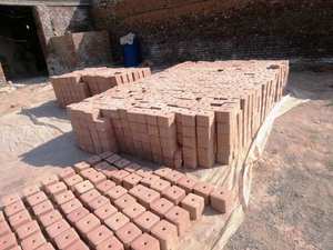 Blocs de sel rose de l'Himalaya compressé pour bovins, chevaux, moutons et chèvres – Vente en gros - Product Image 2