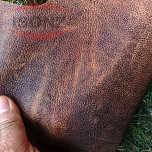 หนังวัวแท้แบบมีลายนูนเคลือบแว็กซ์สำหรับทำเข็มขัดแบบสั่งทำโดย ISONZ - Product Image 3