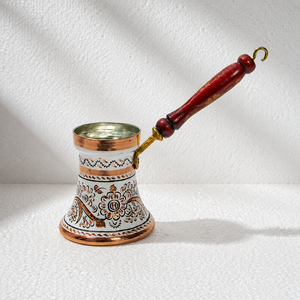 Cafetière turque artisanale en cuivre Cezve Ibrik avec poignée en bois, pour café arabe et grec, finition émaillée, chauffe-thé et expresso - Product Image 2