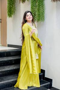 Ensemble de vêtements de fête en tissu Fendy, broderie à paillettes, haut, palazzo et dupatta, entièrement cousu, costume ethnique pour femmes - Product Image 6