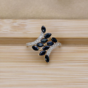 Bague en or jaune 14 carats avec saphir bleu naturel et diamant en forme de feuille pour femme |   Bijoux fins de coupe marquise, vente en gros, OEM, ODM - Product Image 2