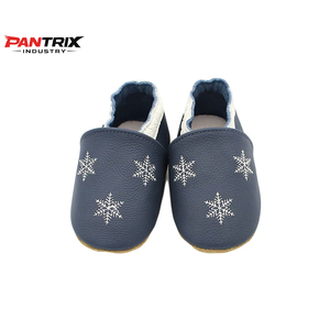 รองเท้าหนังนุ่มสำหรับเด็กหัดเดินรองเท้าเด็กใส่สบายน้ำหนักเบาระบายอากาศได้ดีผลิตจากโรงงานโดยตรง - Product Image 1