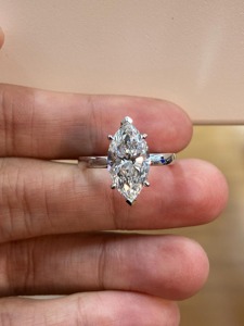 แหวนหมั้นเพชรเม็ดเดี่ยวทรงมาร์คีส์ 3 กะรัต ทองคำขาว 14K ได้รับการรับรองจาก IGI เพชรเพาะเลี้ยงในห้องปฏิบัติการ ความใส VS+ สี E-F ตัวเรือนแบบหนามเตย - Product Image 5