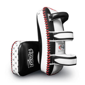 Cible de frappe incurvée haut de gamme pour l'entraînement aux arts martiaux, bouclier de ciblage portable durable avec rembourrage épais et poignée confortable. - Product Image 5