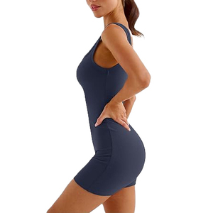 ชุดบอดี้สูทออกกำลังกายผู้หญิงสีกรมท่าเข้ม คอเหลี่ยม ไร้ตะเข็บ แบบจั๊มสูท - Product Image 4