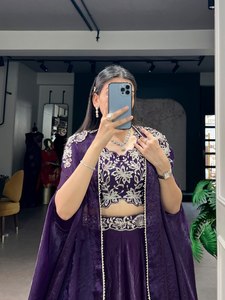 Lehenga Choli de Seda Morada Reversible y Elástica, Estilo Shrug, Hasta el Tobillo, para Bodas, para Mujer - Product Image 6