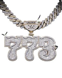 Diseña tu sueño ostentoso Personaliza tu propio colgante de diamante cultivado en laboratorio de claridad VVS en una elegante pieza de Plata de Ley 925 para hombres - Product Image 1