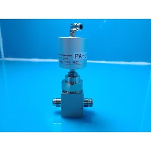 Válvula de Diafragma Neumática FUJIKIN 316L 499561 Usada Como Pieza de Repuesto para Equipos Legacy Semiconductor - Product Image 5