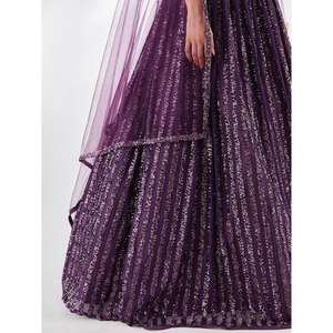 ชุดเลเฮนกาโชลีผ้าจอร์เจตต์ปักเลื่อมลายไวน์สวยงาม พร้อมผ้าคลุมไหล่ สำหรับงานปาร์ตี้ แบบกึ่งสำเร็จรูป จาก Zeel Clothing - Product Image 1