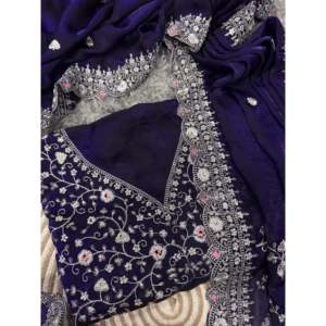 Sari de créateur avec des paillettes et des broderies Zari faites à la main, magnifiquement conçues - Product Image 3