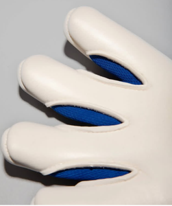 ถุงมือผู้รักษาประตูฟุตบอลมืออาชีพสำหรับผู้ใหญ่และเด็ก รุ่นใหม่ปี 2026 ยี่ห้อ Martinez ผลิตโดย Ako - Product Image 2