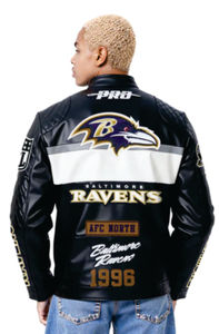 Blouson universitaire en satin uni avec manches contrastantes, broderie personnalisée, style bomber, taille XL, pour l'hiver, décontracté, à porter devant. - Product Image 3