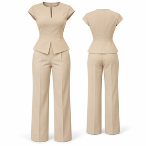 Conjunto de uniforme médico beige para mujer: blusa cruzada con cuello en V y pantalones acampanados, de poliéster tejido, apto para detectores de metales. - Product Image 1