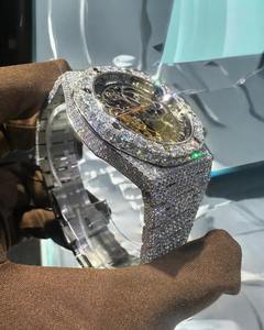 Exclusivo Reloj de Cuarzo Esqueleto con Incrustaciones de Diamantes VVS Moissanite para Hombre, con Movimiento Japonés ETA, Personalizado en Acero Inoxidable, Totalmente Adornado - Product Image 3