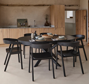 Ensemble de table à manger ovale moderne en teck massif noir avec chaises minimalistes en bois à base croisée, 6 pièces, pour salle à manger, villa, hôtel - Product Image 1