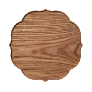 Juego de bandejas de madera natural con borde festoneado – Bandeja de desayuno de madera apilable con asas recortadas - Product Image 2