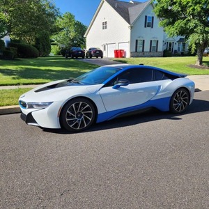 Venta al por mayor de coches deportivos híbridos enchufables de lujo I8 Premium de alto rendimiento, automáticos, fiables, para exportación, con mango de plástico OEM. - Product Image 5