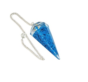 Péndulo de Radiestesia de Turquesa Orgone - Péndulos Facetados Hechos a Mano en Forma de Triángulo Resistentes al Agua, los Más Vendidos, AMAYRA CRYSTAL EXPORTS - Product Image 1