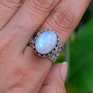 Bague en pierre de lune, argent sterling 925, style vintage, pierre de lune arc-en-ciel naturelle, bijoux de mariage - Product Image 1