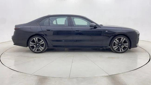 Used 2024 B M W 735i M Sport Black Sedan 3L 5Seater Petrol 6Cylinder 285hp Automatic Transmission left Steering - Product Image 3