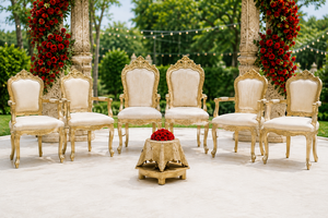 Grand Mandap Indien du Sud Moderne à Trois Poteaux avec Piliers Sculptés en Fibre de Verre Légère pour Décoration d'Événements et Mariages - Product Image 4
