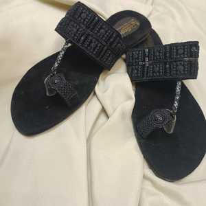 Tailles et couleurs personnalisées, prix de gros, chaussures d'été pour femmes, sandales plates sans lanières, fabrication pakistanaise, chaussures indiennes Punjabi pour femmes - Product Image 6