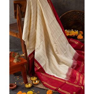 BANARSI TRADITIONNEL SOIE DOUCE OR ZARI TRAVAIL SAREE AVEC CHEMISIER NON COUDU BLANC CASSÉ - Product Image 1