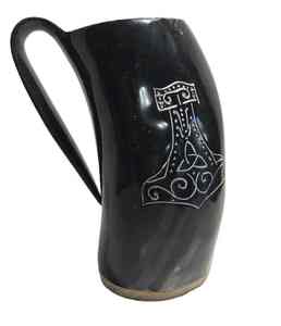 Mug en corne de buffle naturelle polie gravée, fait main, motif animal viking, avec logo personnalisé, style médiéval, taille moyenne - Product Image 1