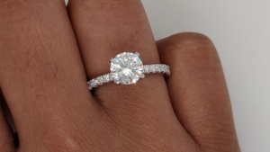 Bague de fiançailles en diamant cultivé en laboratoire, taille ronde, 1 carat, pour femme, bague de mariage en diamant, or blanc massif 14 carats, cadeau de la Saint-Valentin - Product Image 5