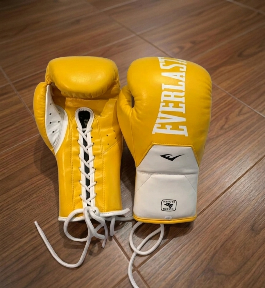 เหลือง - ขาว