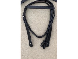 Conjunto de cabezada, pechopetral y riendas de cuero negro estilo western con herrajes de acero inoxidable, fabricante indio, marca LLT, modelo LLT-HP-020-ZK - Product Image 2