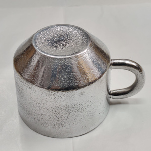 Mug en aluminium texturé de style industriel moderne, tasse à café en métal artisanale vintage pour la décoration de la maison et les articles de bar - Product Image 4