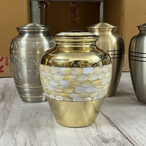 Urnas de Cremación de Nácar Premium para Cenizas Humanas, Urna de Latón con Incrustaciones de Nácar, Urnas de Cenizas de Latón Hechas a Mano de la India - Product Image 1
