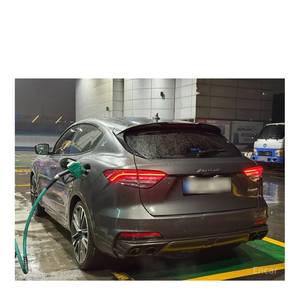 Maserati Levante 3.8 Trofeo Modèle avril 2020 68 450 km Boîte de vitesses automatique Sièges en cuir Volant à gauche Caméra arrière - Product Image 4