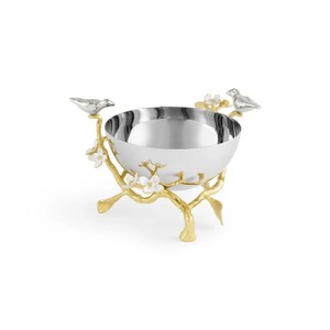 Bol en acier inoxydable poli fait main avec pieds en forme de branche dorée, fleurs blanches et oiseaux argentés – Décoration de mariage moderne, luxueuse et écologique - Product Image 1