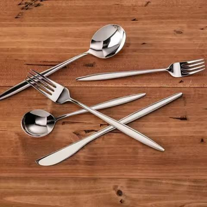 Ensemble de couteaux de chef en métal au design moderne et durable, manche creux, acier poli, compatible lave-vaisselle, couteau et cuillère écologiques - Product Image 4