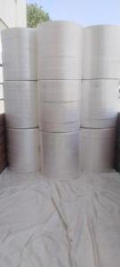 Rollo de tela no tejida hidrofílica SMS SSMMS de 11 GSM, materia prima para la fabricación de la capa superior de pañales desechables y toallas sanitarias. - Product Image 6