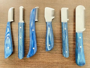 Juego de cuchillos profesionales para pelar perros, cuchillos para cardar pelo de mascotas con mango de madera en rojo, azul y negro para uso con la mano izquierda y derecha, de Tegra - Product Image 6