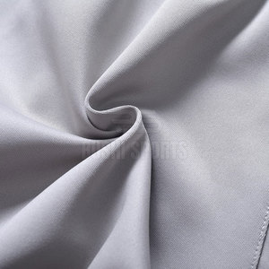 Pantalones cortos deportivos elegantes de tela elástica diseñados para una libertad de movimiento y comodidad diaria. - Product Image 6