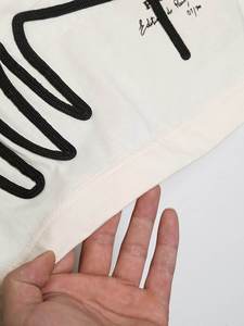 Camisetas de Algodón Premium Personalizadas para Mujer, Fabricante OEM, Tela Suave y Cómoda, Opciones de Impresión y Bordado, Corte Holgado - Product Image 4