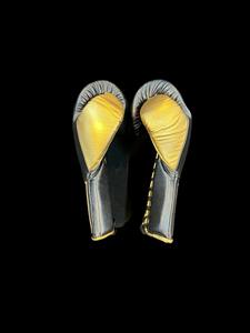 Gants de boxe personnalisables No Boxing No Life, pour entraînement et sparring, fermeture auto-agrippante, évacuation de l'humidité, cuir de vachette de haute qualité - Product Image 4