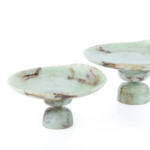 Bol en résine de designer exclusif avec plateau polyvalent et soucoupes élégantes pour l'accueil de l'Aïd et la mise en scène de tables de luxe - Product Image 3